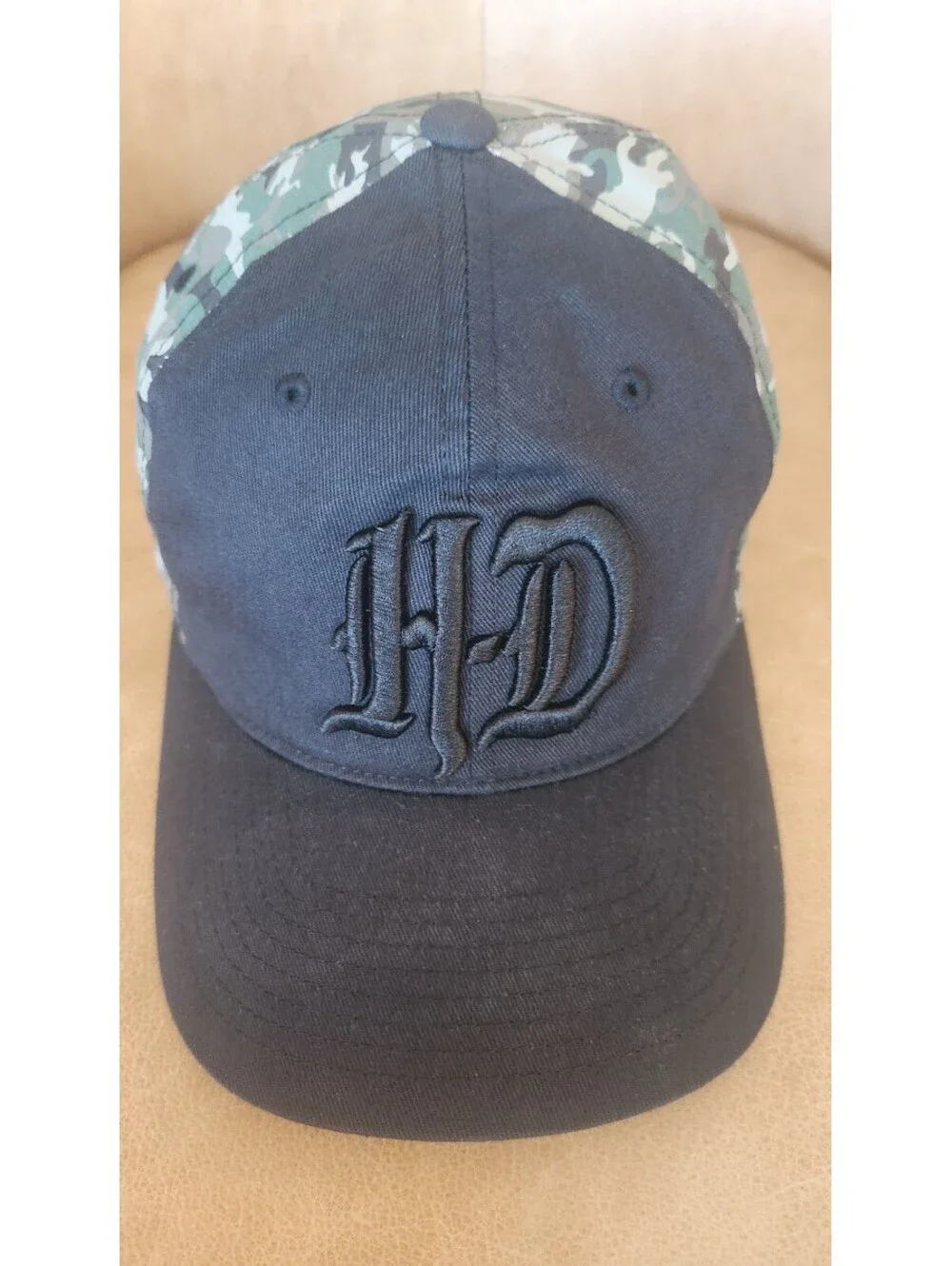 Mens L/XL Genuine Harley Davidson Camo Cap with Old English HDFlexFit Never Worn